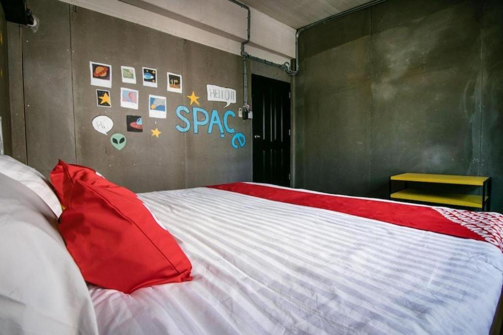 Oyo 505 エンテ スペース ホステル【スタッフワクチン接種済み】 バンコク都 エクステリア 写真